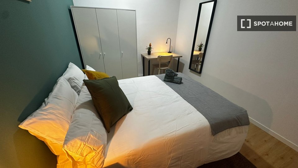 Double room Madrid, 4 beds, 90m² — photo 12
