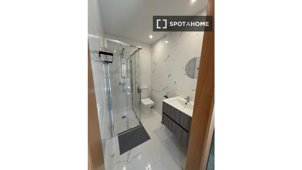 Double room Porto, 3 beds — photo 15