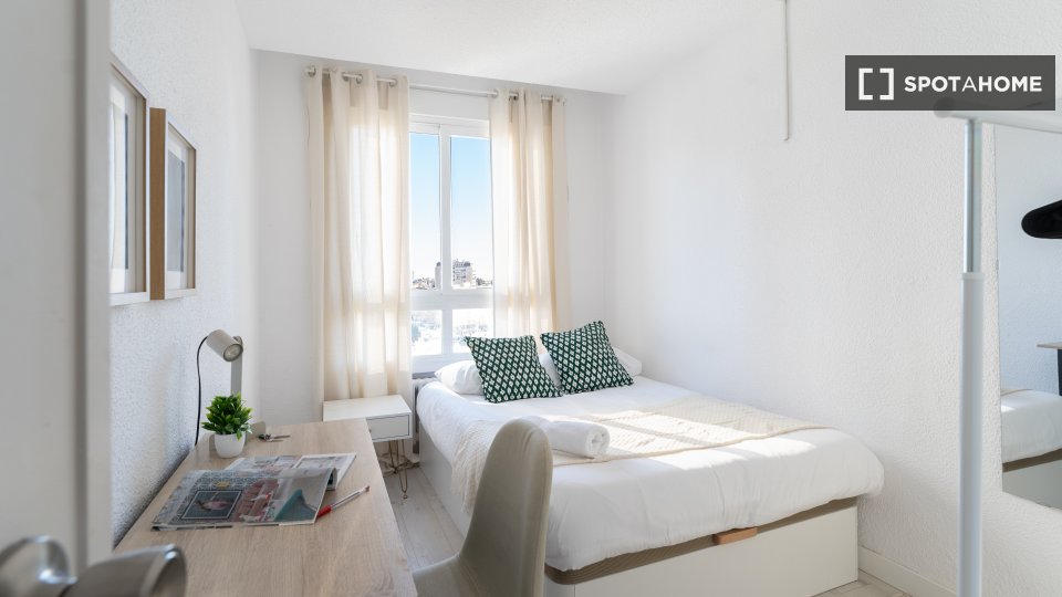 Double room Madrid, 6 beds — photo 28