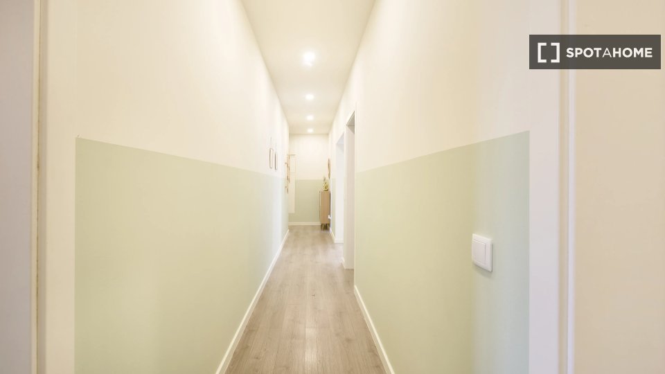 Double room Lisbon, 4 beds — photo 10
