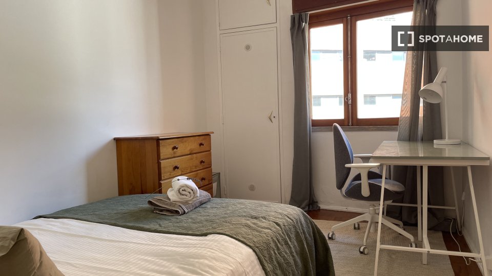 Double room Lisbon, 4 beds, 100m² — photo 6