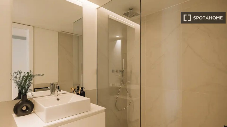 Apartment Lisbon, 2 beds — photo 14