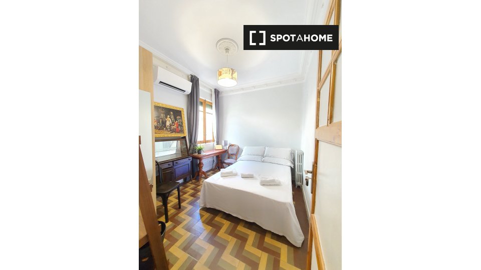 Double room Madrid, 5 beds, 120m² — photo 19