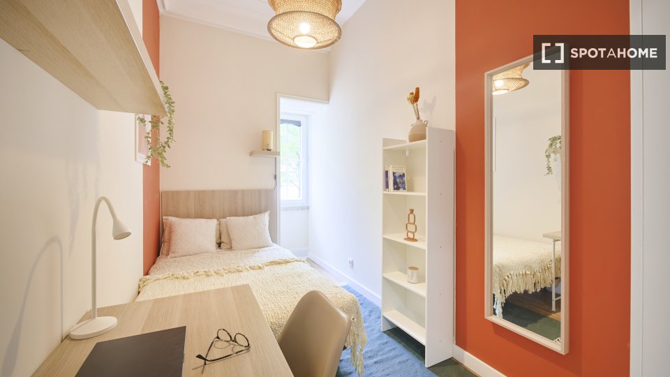 Double room Lisbon, 9 beds — photo 13