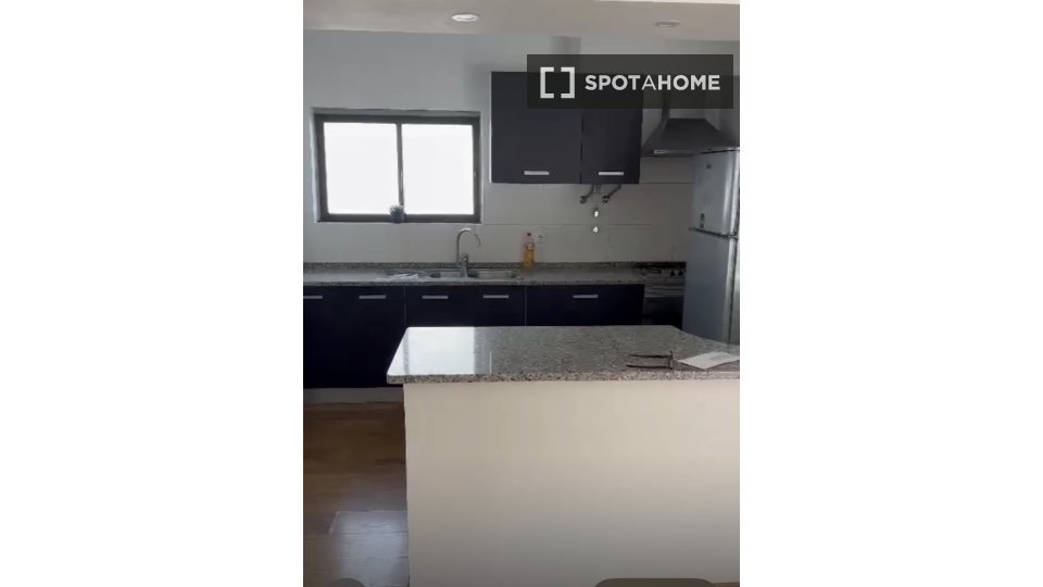 Apartment Lisbon, 2 beds, 80m² — photo 6