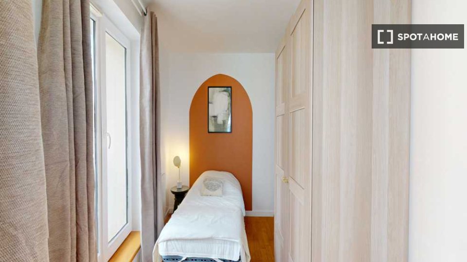 Camera in un appartamento condiviso con 6 camere da letto, Parigi. - a Parigi