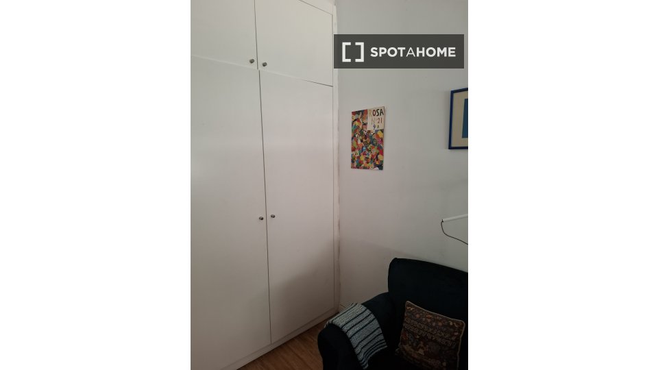Double room Lisbon, 2 beds — photo 6