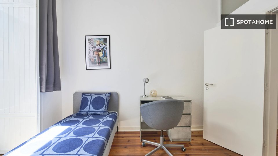 Double room Lisbon, 13 beds — photo 12