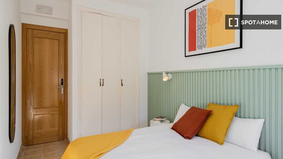 Double room Madrid, 4 beds — photo 40