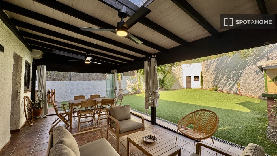 Apartment Barcelona, 5 beds, 200m² — photo 19
