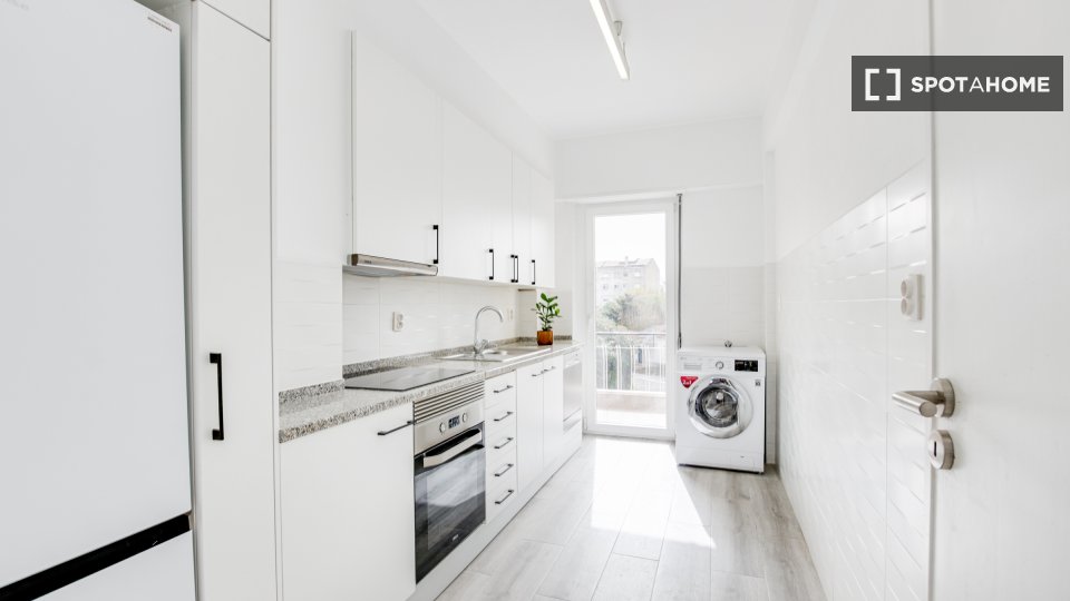 Apartment Lisbon, 2 beds — photo 18