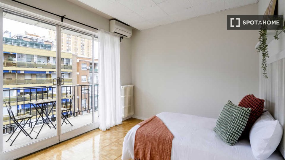Double room Madrid, 8 beds — photo 34