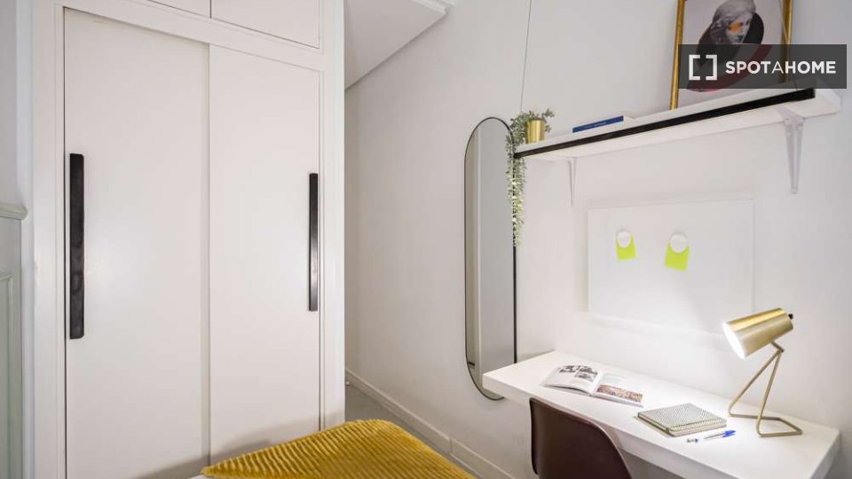 Double room Madrid, 67 beds — photo 11