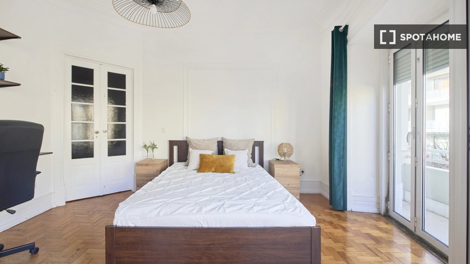 Double room Lisbon, 9 beds — photo 12