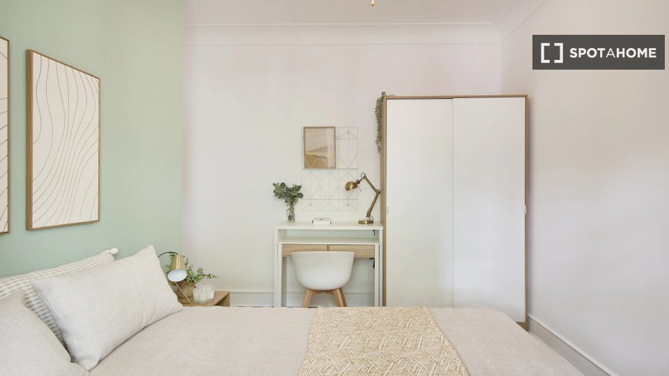 Double room Lisbon, 6 beds — photo 3