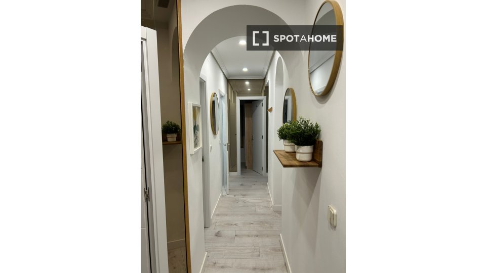 Double room Madrid, 5 beds — photo 10