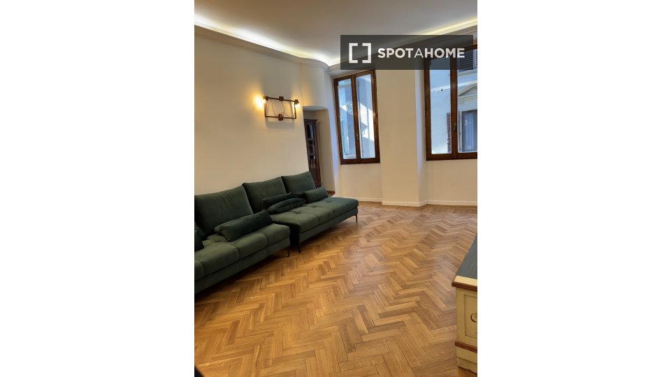 Double room Florence, 3 beds, 130m² — photo 16