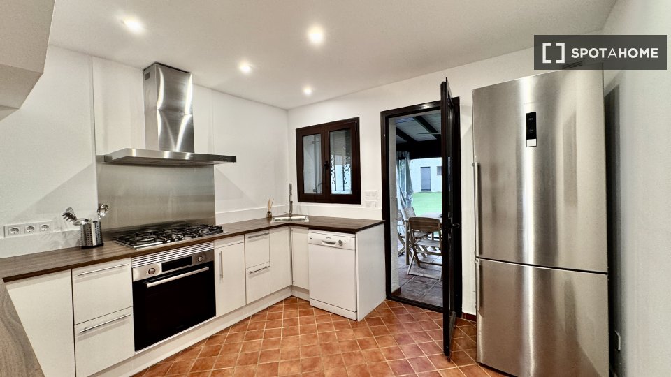 Apartment Barcelona, 5 beds, 200m² — photo 2