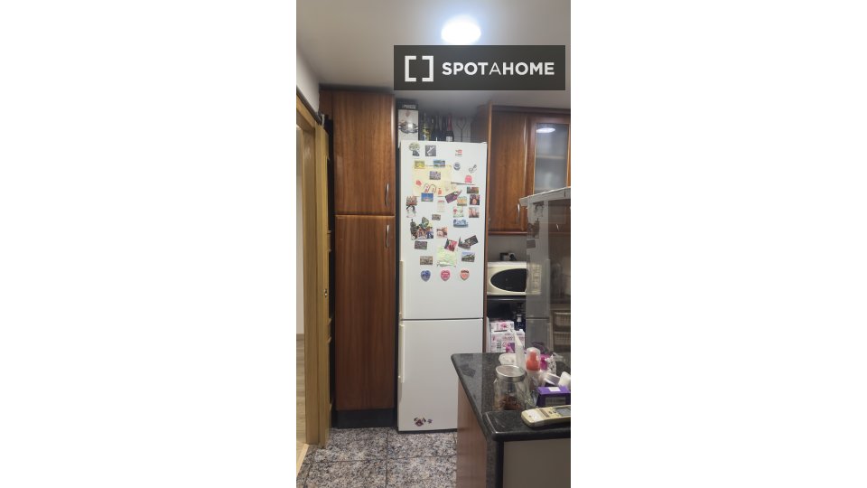 Double room Valencia, 2 beds, 100m² — photo 8