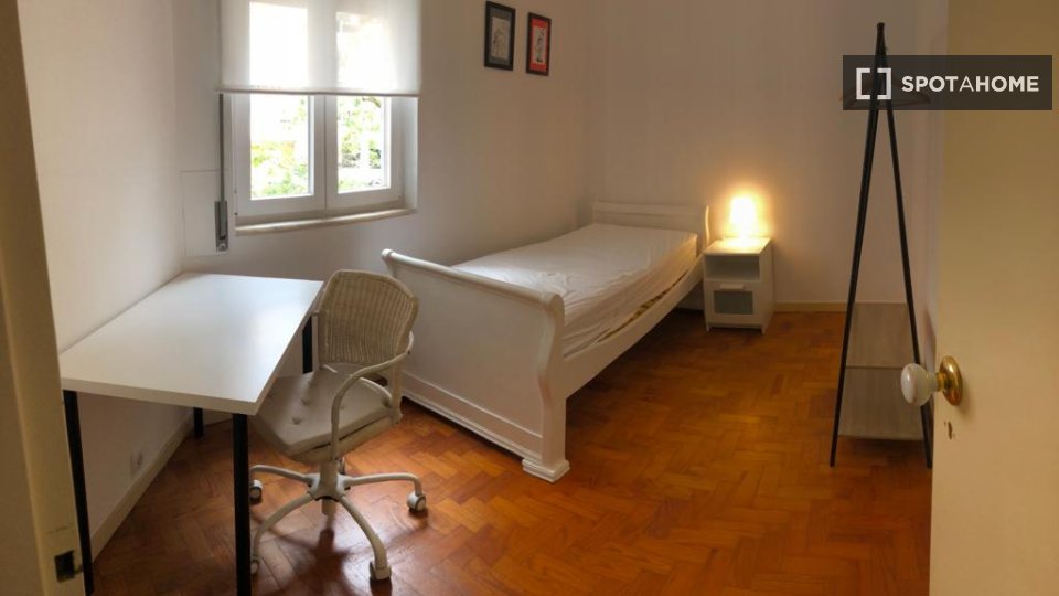 Double room Lisbon, 6 beds — photo 5
