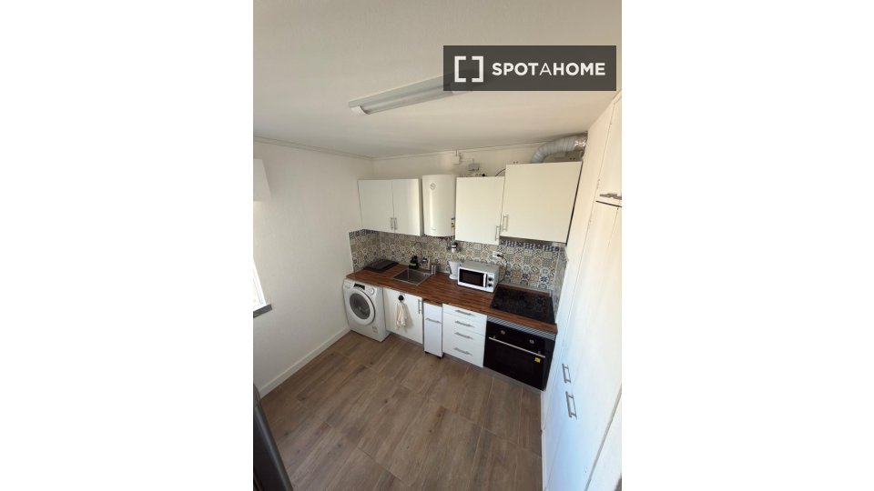 Apartment Lisbon, 1 bed — photo 9