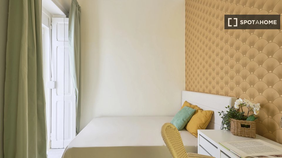 Double room Lisbon, 5 beds — photo 2