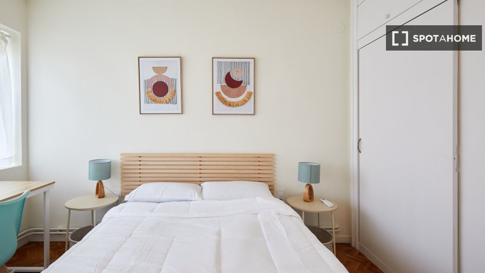 Apartment Barcelona, 3 beds, 82m² — photo 37