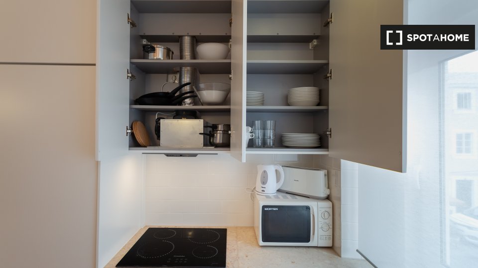 Apartment Lisbon, 4 beds, 75m² — photo 11