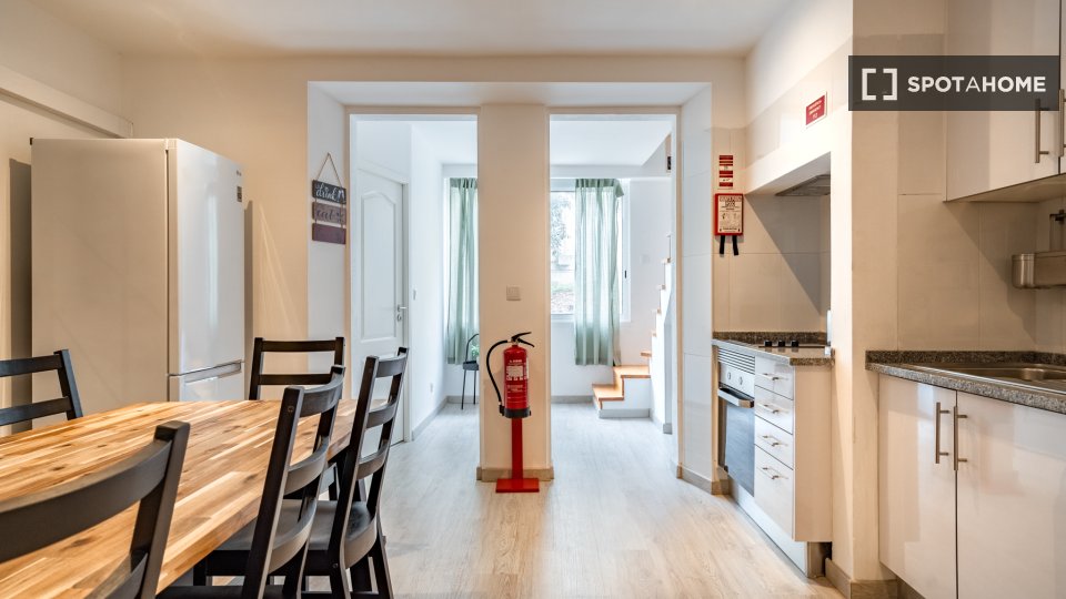 Apartment Lisbon, 3 beds — photo 11