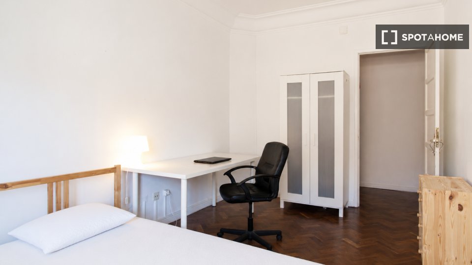 Double room Lisbon, 7 beds — photo 19