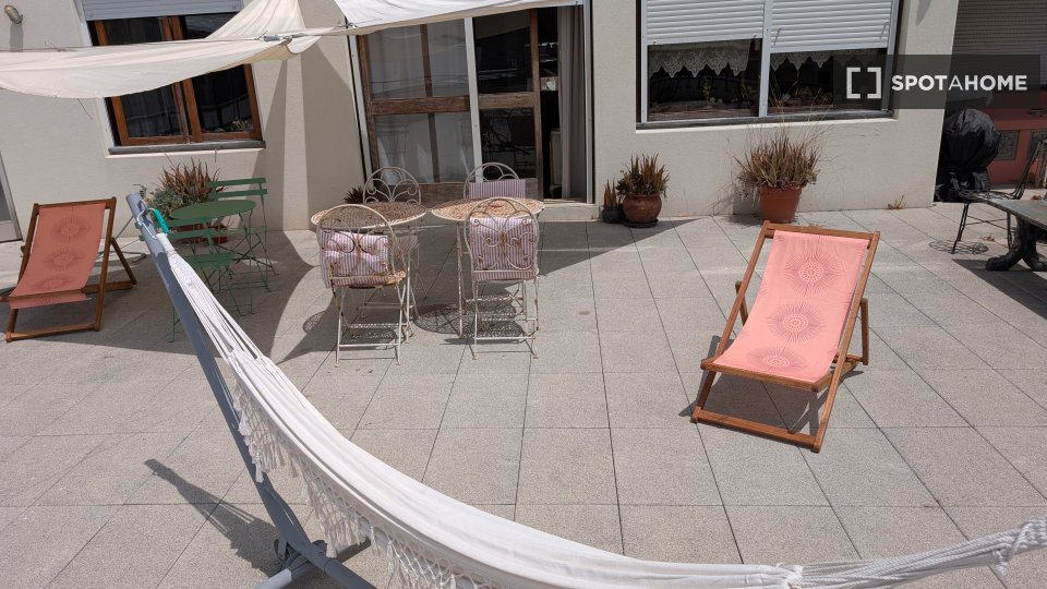 Double room Porto, 2 beds, 300m² — photo 25