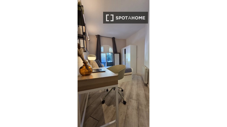 Double room Barcelona, 6 beds, 180m² — photo 19