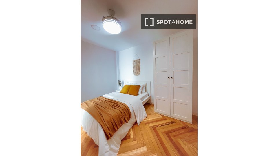 Double room Madrid, 6 beds — photo 13