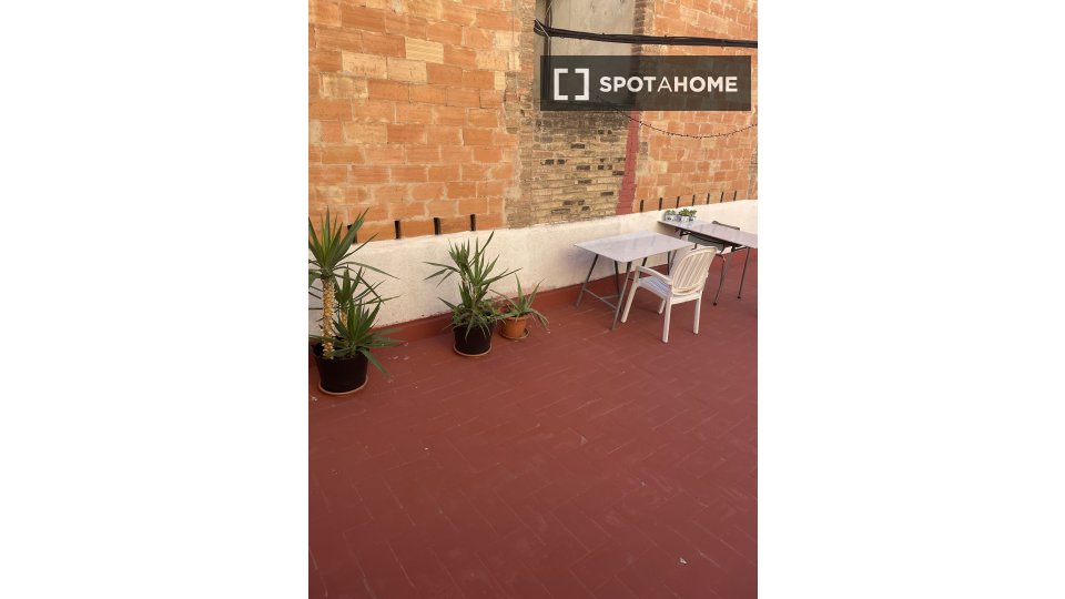 Double room Barcelona, 2 beds, 65m² — photo 2