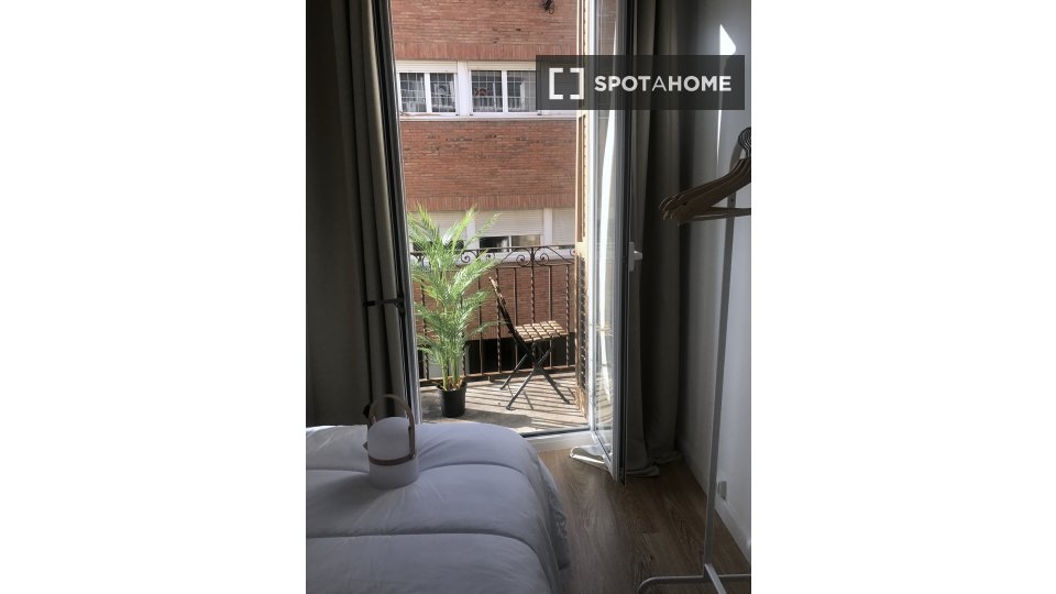 Double room Barcelona, 4 beds, 80m² — photo 11