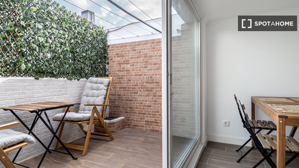 Apartment mono Lisbon, 48m² — photo 3