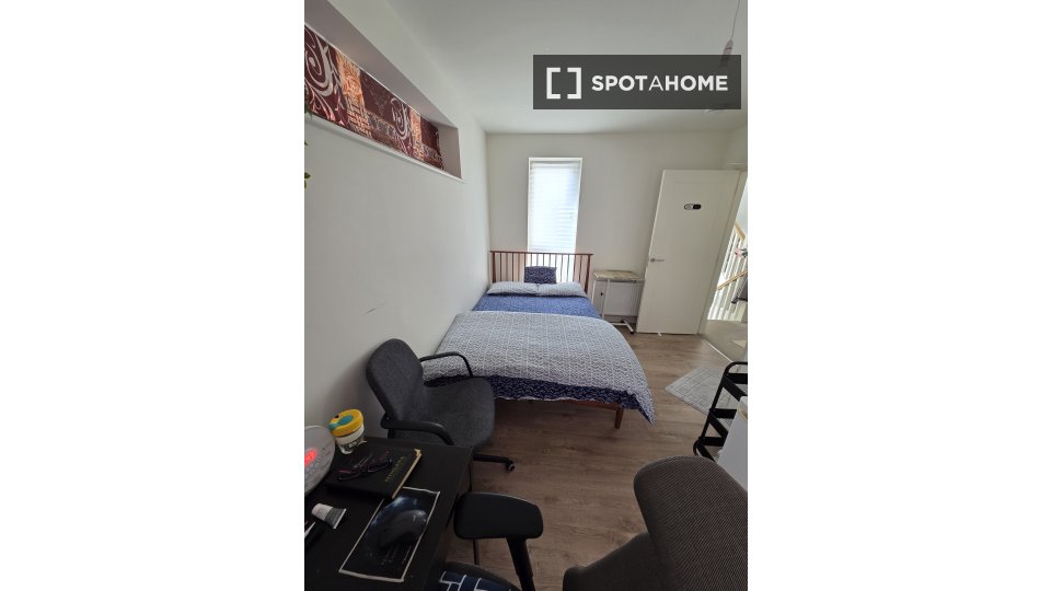 Double room Dublin, 1 bed, 147m² — photo 1