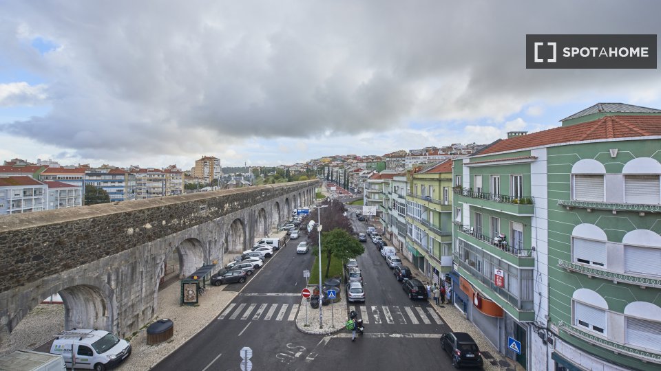 Double room Lisbon, 4 beds — photo 17