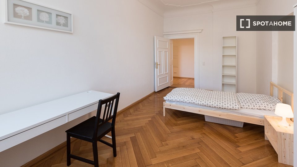 Double room Munich, 6 beds, 145m² — photo 14