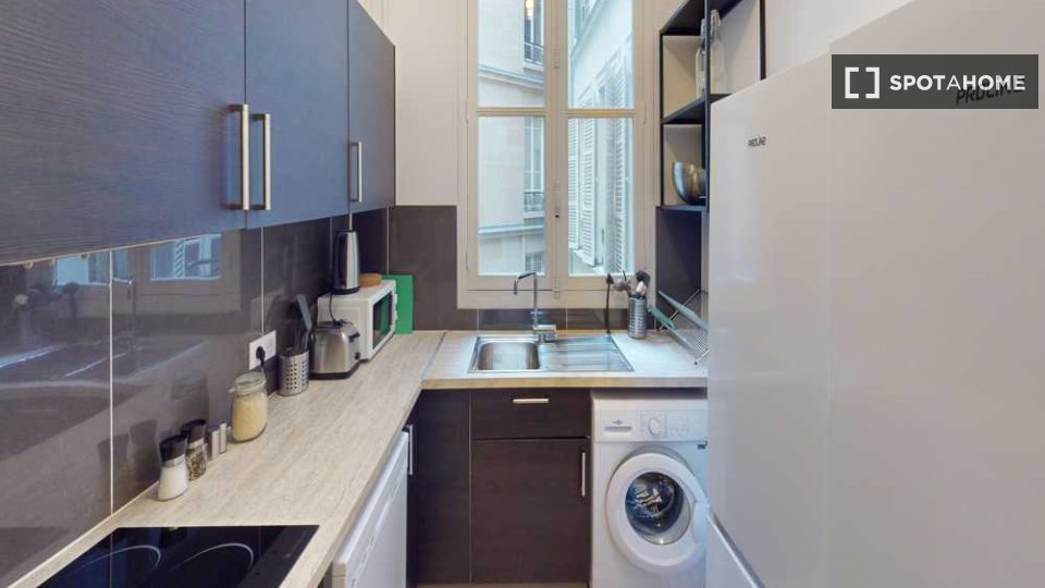 Double room Paris, 5 beds, 110m² — photo 3