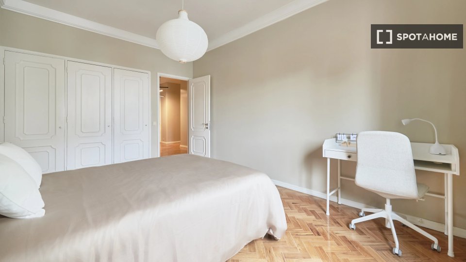 Double room Lisbon, 9 beds — photo 12