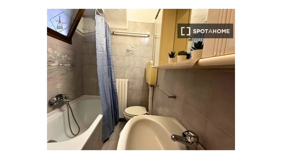 Double room Turin, 3 beds — photo 27