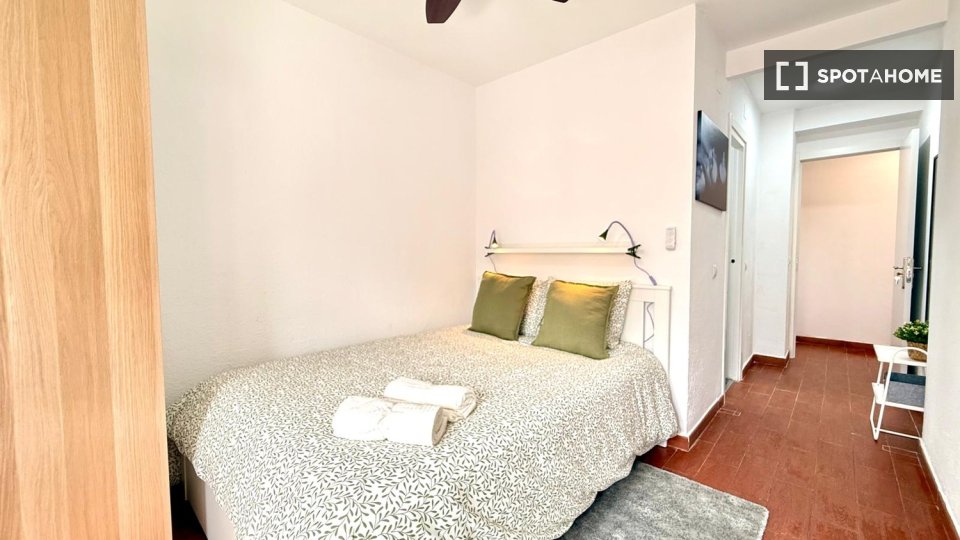 Double room Madrid, 4 beds — photo 18