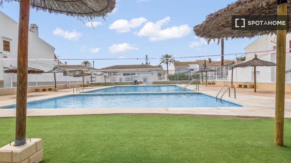 Apartment Alicante, 2 beds, 70m² — photo 2