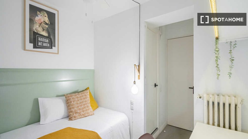 Double room Madrid, 67 beds — photo 68