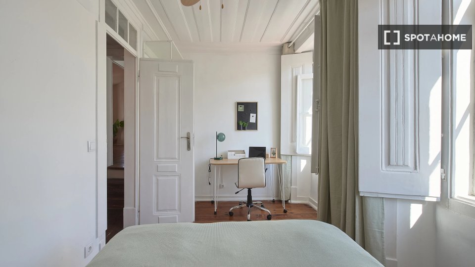 Double room Lisbon, 13 beds — photo 4