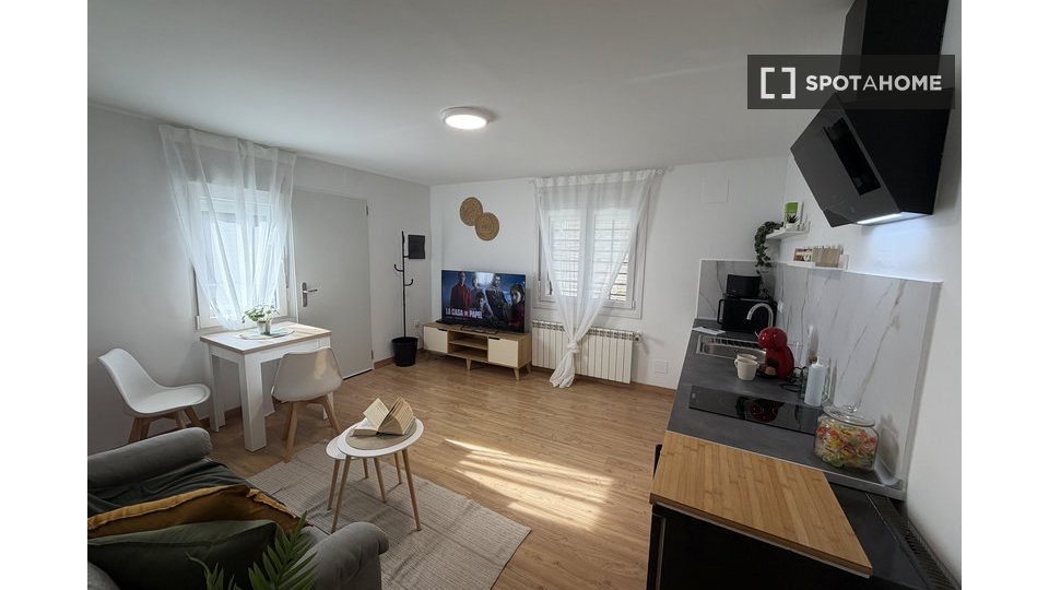 Apartment Madrid, 1 bed, 52m² — photo 1