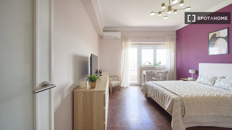 Double room Lisbon, 4 beds — photo 11