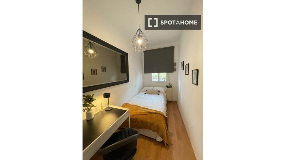 Double room Madrid, 3 beds — photo 19