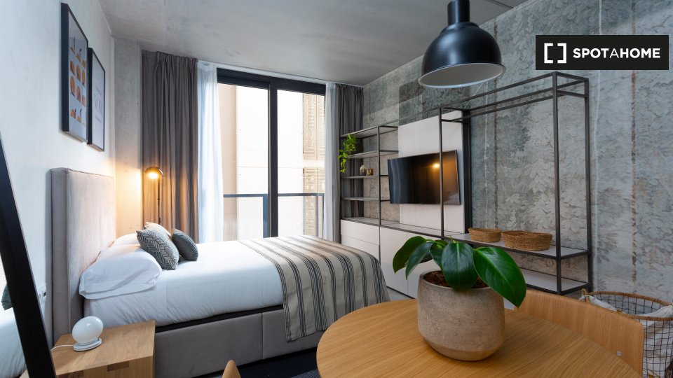 Furnished studio apartment in a Co-Living in Barcelona - à Barcelone